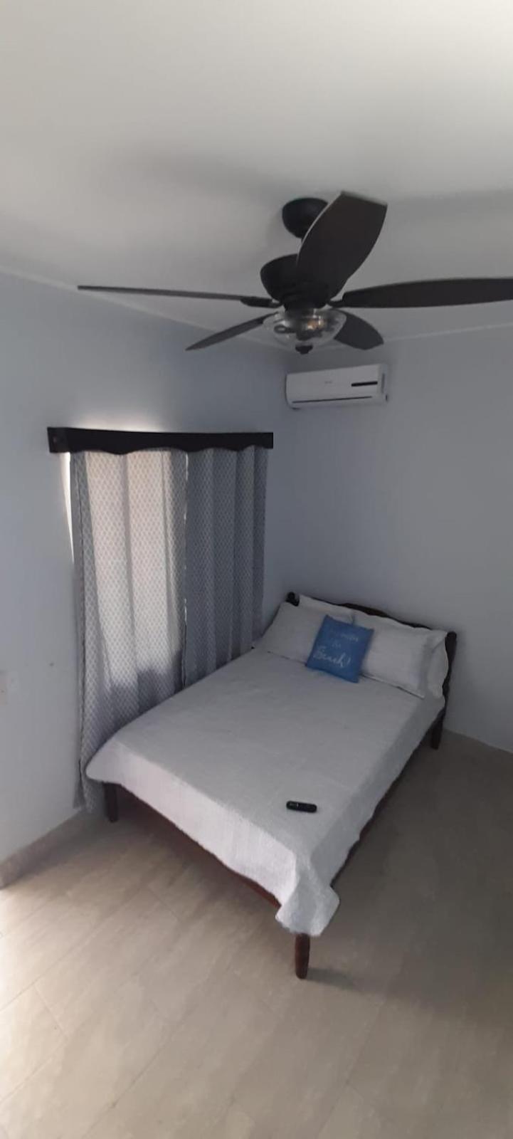 小夜曲酒店 Placencia 外观 照片