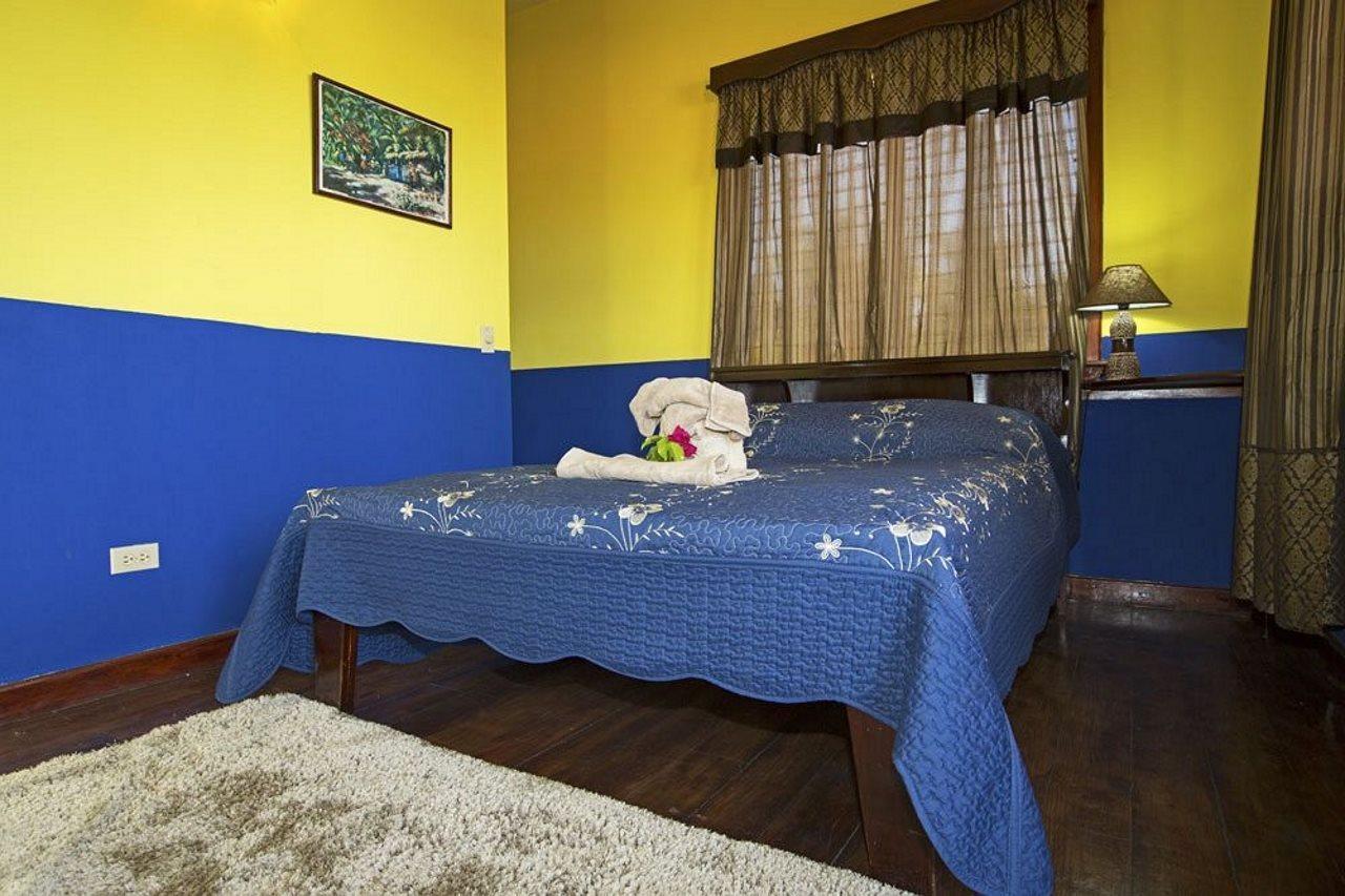 小夜曲酒店 Placencia 外观 照片