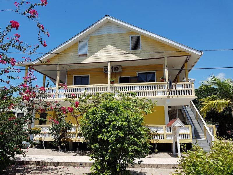 小夜曲酒店 Placencia 外观 照片
