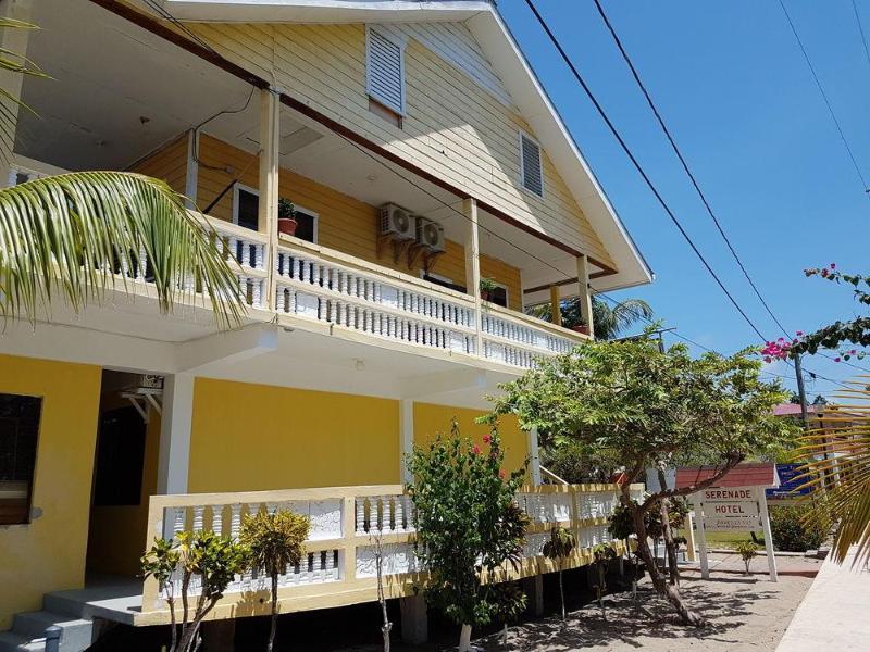 小夜曲酒店 Placencia 外观 照片