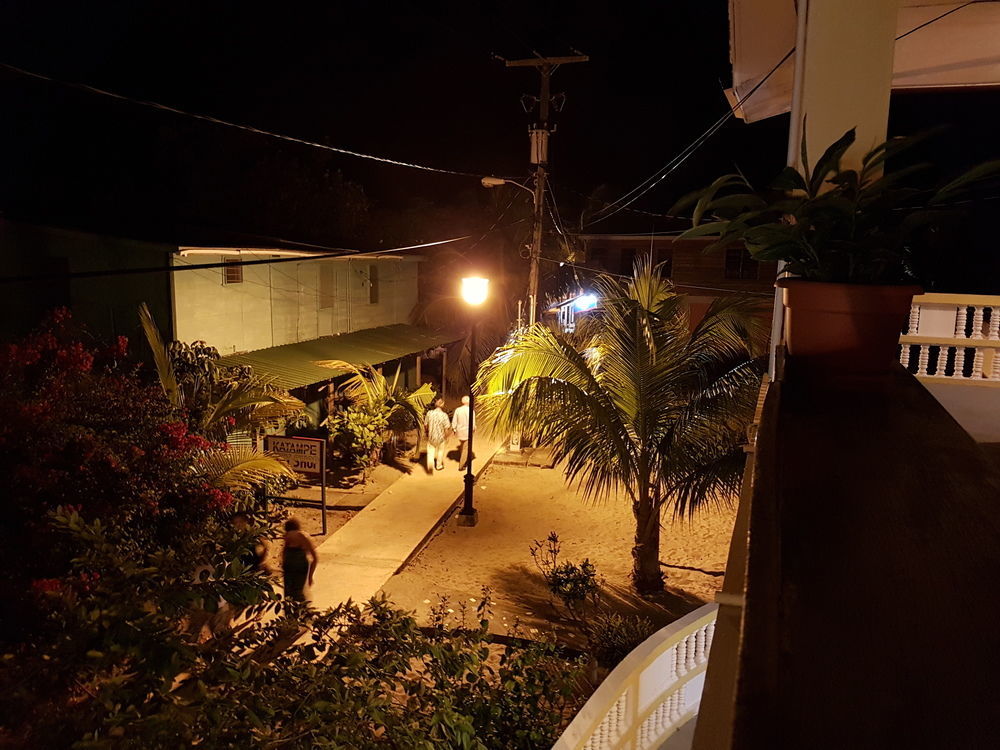 小夜曲酒店 Placencia 外观 照片