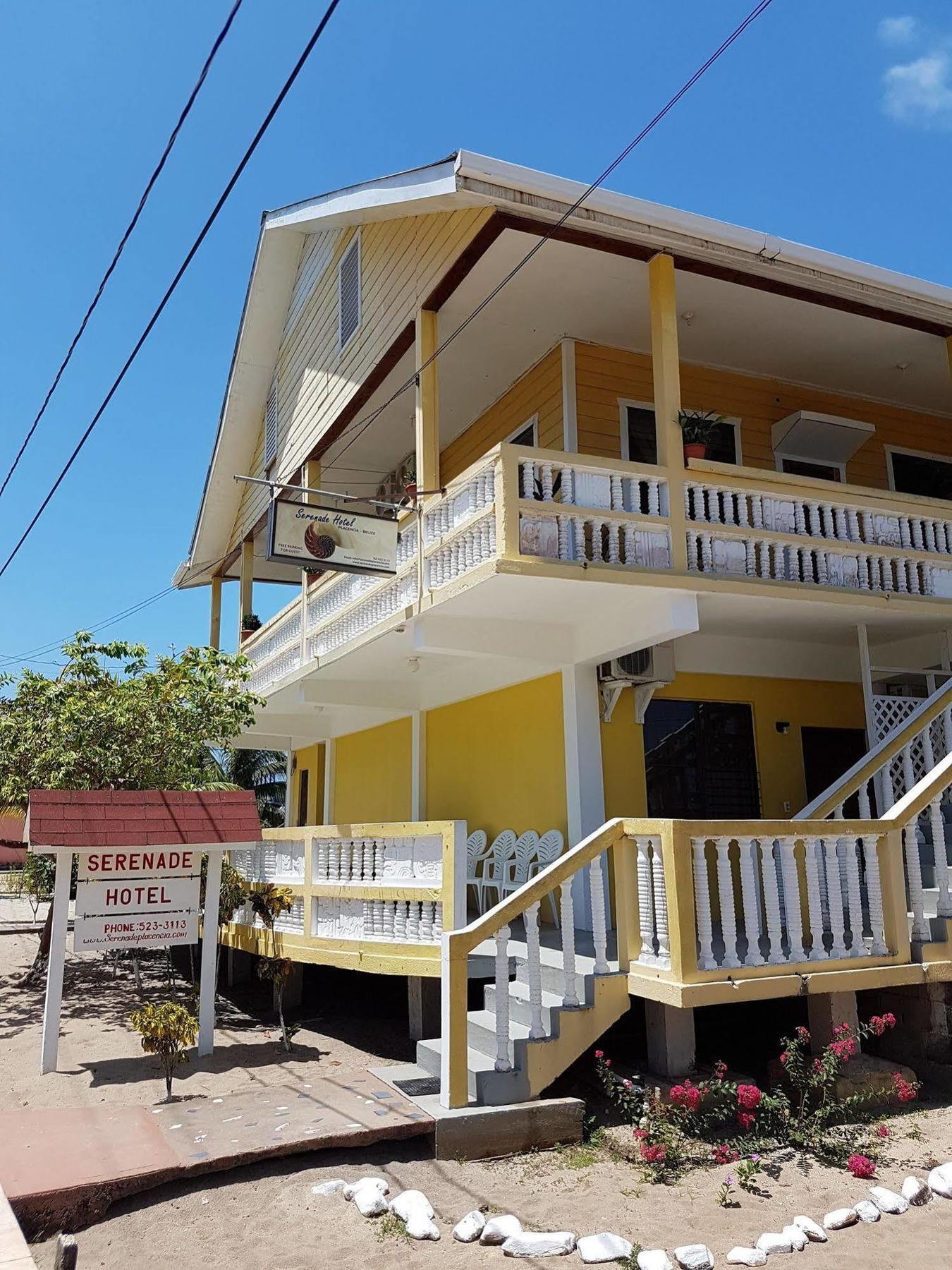 小夜曲酒店 Placencia 外观 照片