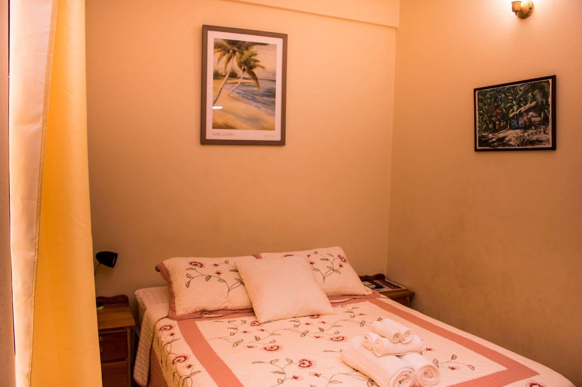 小夜曲酒店 Placencia 外观 照片
