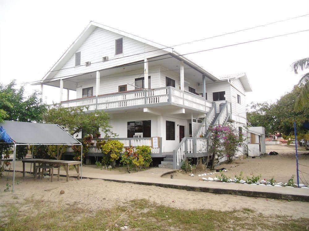 小夜曲酒店 Placencia 外观 照片